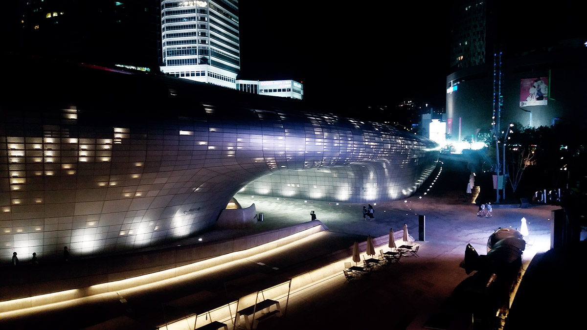 Dongdaemun Design Plaza nuit