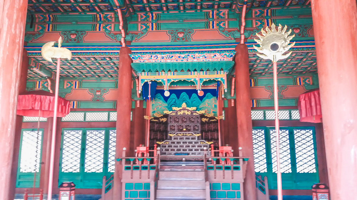 Gyeonghuigung Sungjeongjeon trône