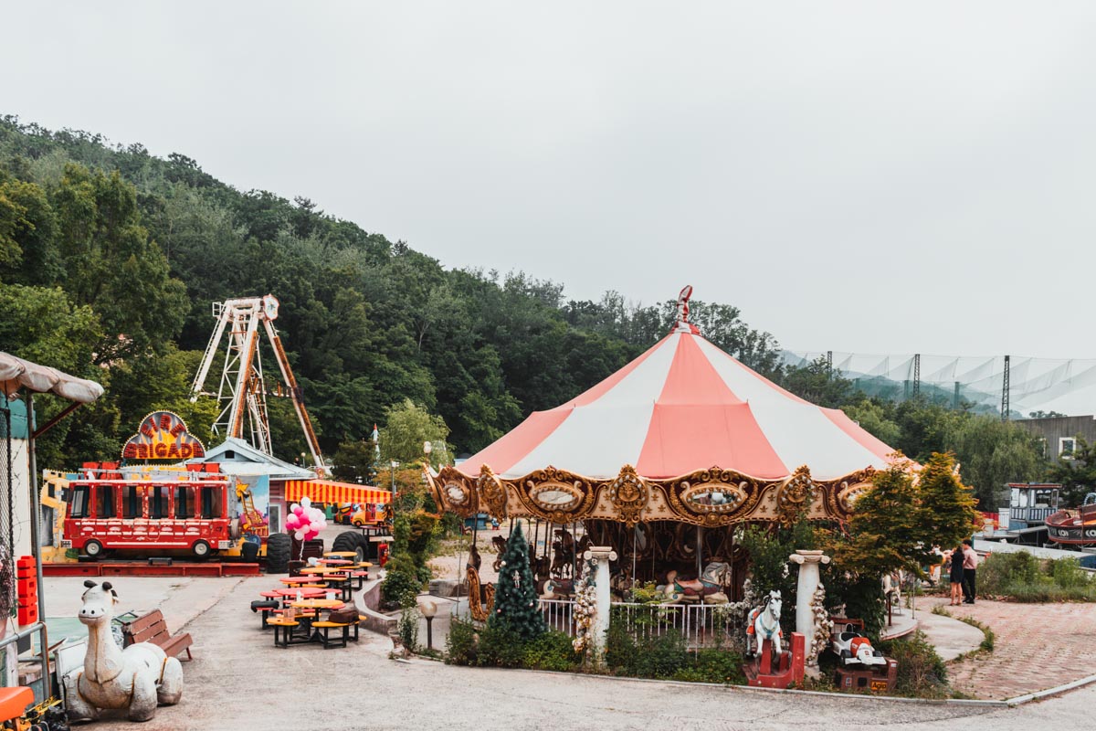 Yongma Land